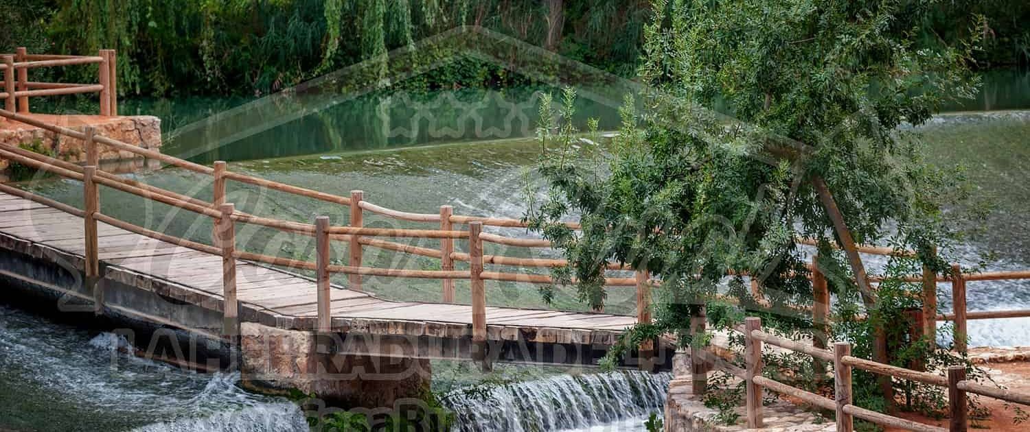 Pasarela sobre el río Júcar en Alcalá del Júcar