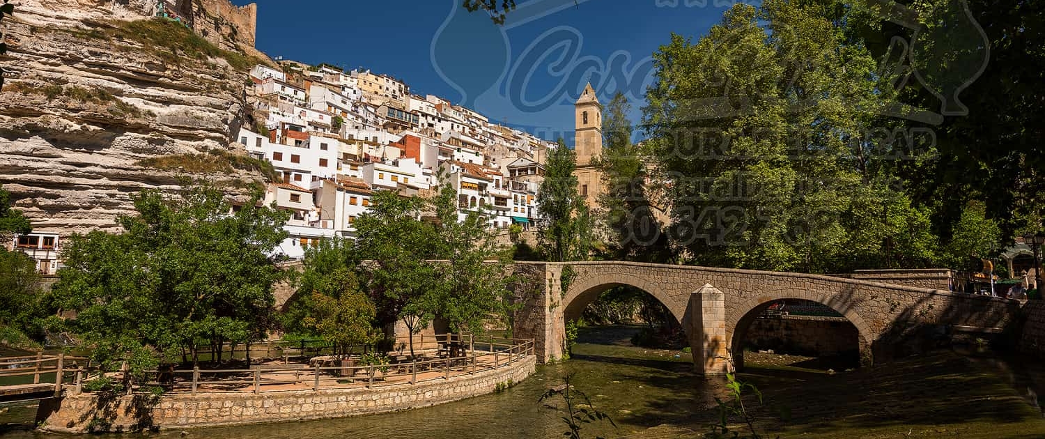 Puente romano sobre el río Júcar en Alcalá del Júcar