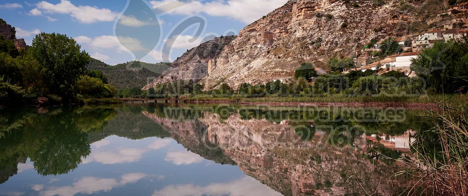 Reflejos sobre el río Júcar en Alcalá del Júcar (Tolosa)