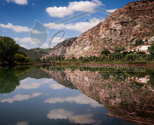 Reflejos sobre el río Júcar en Alcalá del Júcar (Tolosa)