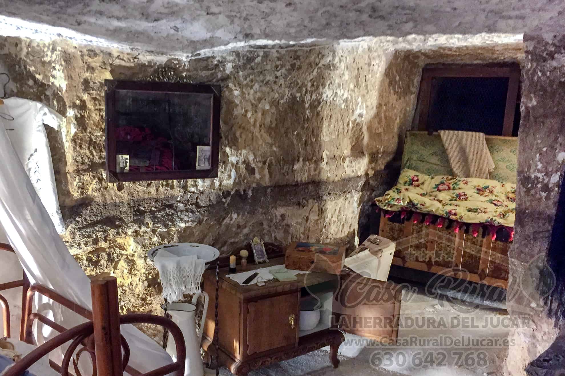 Casa cueva típica de Alcalá del Júcar