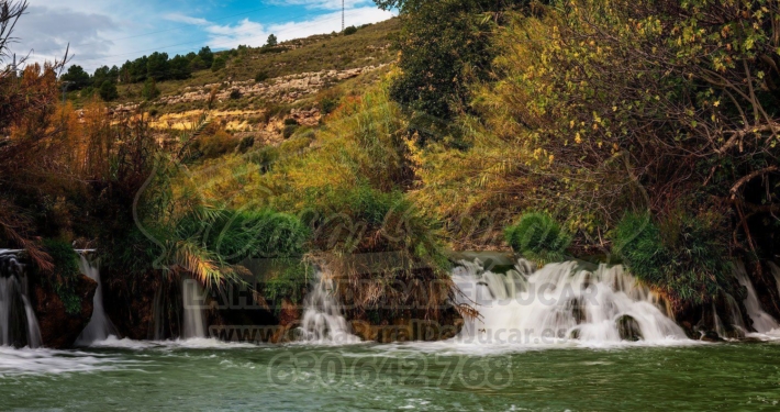 Cascada en el río Júcar en Jorquera