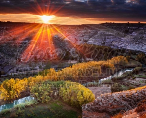 Puesta de sol en otoño desde el mirador de la Recueja