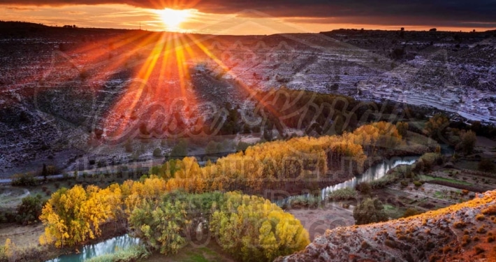 Puesta de sol en otoño desde el mirador de la Recueja