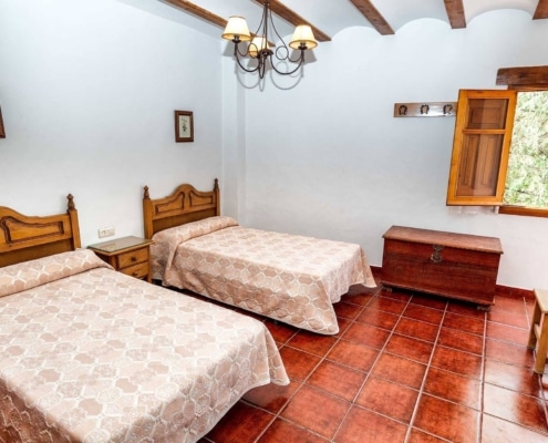 Amplio dormitorio doble de Casa Rural La Herradura del Río Júcar