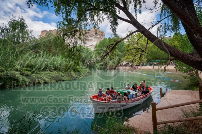 Paseo en barca por el río Júcar en Alcalá del Júcar