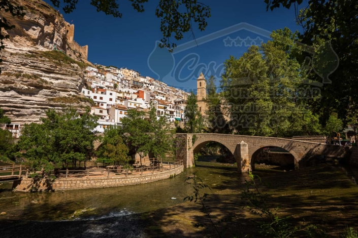 Puente romano sobre el río Júcar en Alcalá del Júcar